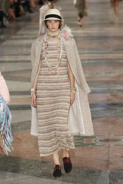 Look 38